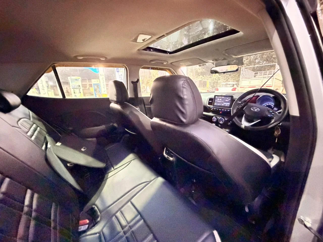 Hyundai Venue - Thumbnail 7